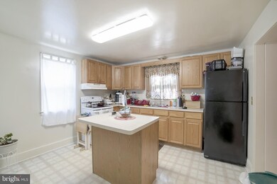 12 Summerset Ct, Gwynn Oak, MD 21207 - photo 2