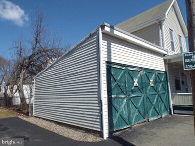 119 E Railroad St unit 121, Saint Clair, PA 17970 - photo 2