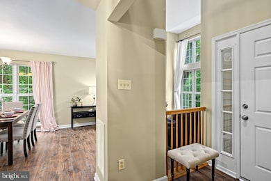 9458 Ridgeview Dr, Columbia, MD 21046 - photo 5