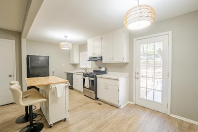 1106 Edgehill, Benton, AR 72015 - photo 7