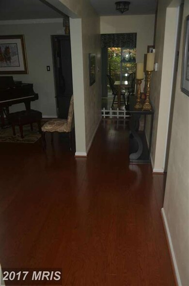 1532 Marlborough Ct, Crofton, MD 21114 - photo 2