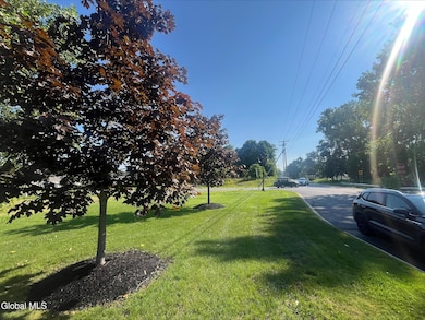 10 Damascus Way, Malta, NY 12020 - photo 2