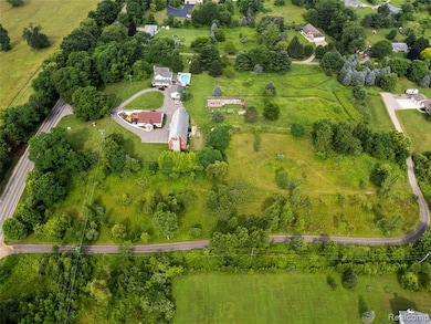 7741 Clyde Rd, Fenton, MI 48430 - photo 6