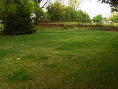 46 Davis St, Turners Falls, MA 01376 - photo 4