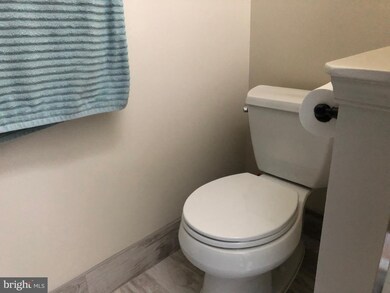 1961 Hickory Hill Ln, Silver Spring, MD 20906 - photo 6