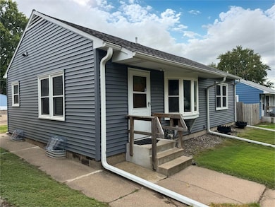 1874 Hoyt Ave E, Saint Paul, MN 55119 - photo 2