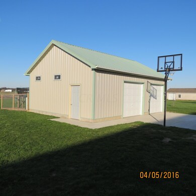 18654 Commercial Point Rd, Circleville, OH 43113 - photo 5