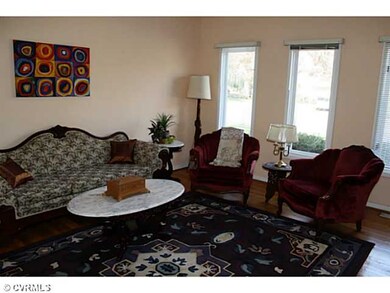 Living Room - Formal Living Room can be used for m