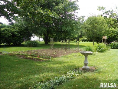 1405 Merritt Rd, Jacksonville, IL 62650 - photo 7