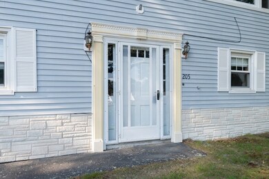 205 Hardy Pond Rd, Waltham, MA 02451 - photo 2