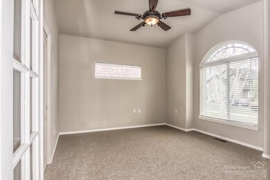 2253 SE Pilatus Ln, Bend, OR 97702 - photo 6