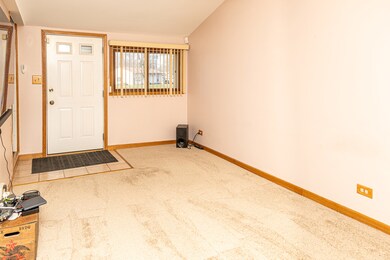 601 Topeka Dr, Carpentersville, IL 60110 - photo 6