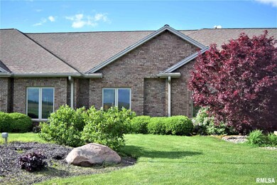 1570 Liberty Rd, Jacksonville, IL 62650 - photo 6