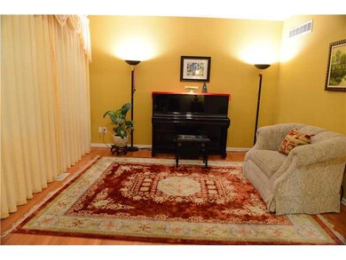 11921 Castlestone Dr, Fishers, IN 46037 - photo 3