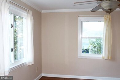 5869 Blaine Dr, Alexandria, VA 22303 - photo 4