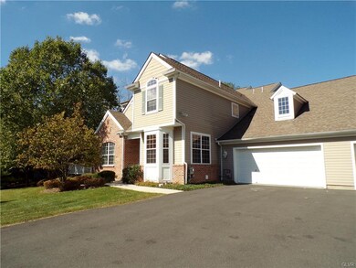 2317 Hollow View Dr, Easton, PA 18040 - photo 4
