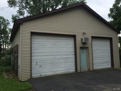 356 Chestnut St, Walnutport, PA 18088 - photo 3