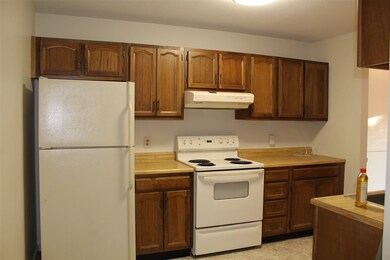 30 Pleasant St, West Lebanon, NH 03784 - photo 3