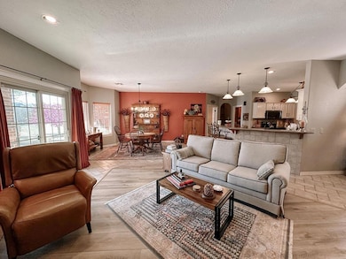 315 N Addison Dr, Hinton, OK 73047 - photo 6