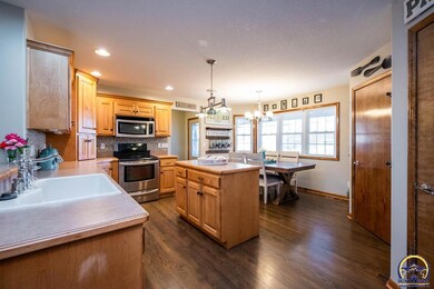 3439 SW 47th Ct, Topeka, KS 66610 - photo 5