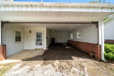 1702WLindenSt8525