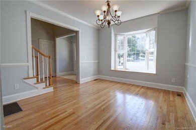 DINING ROOM: The dining room is also accented by t