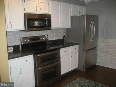 Quaker Hill Community unit 218, Alexandria, VA 22314 - photo 3