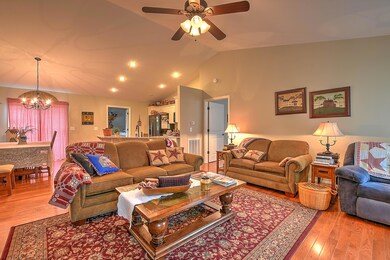 152 Cherry Ln, Fall Branch, TN 37656 - photo 4