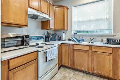 257 N 6th St, Central Point, OR 97502 - photo 5