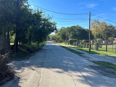 839 Lovers Ln, Houston, TX 77091 - photo 4