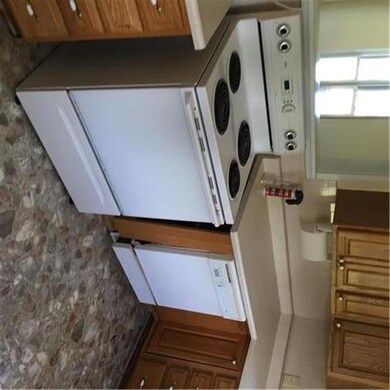 Appliances come with home. Dishwasher does not wor