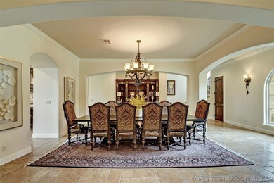 FORMAL DINING