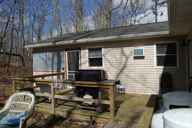 146 Rodeo Dr, Hawley, PA 18428 - photo 2