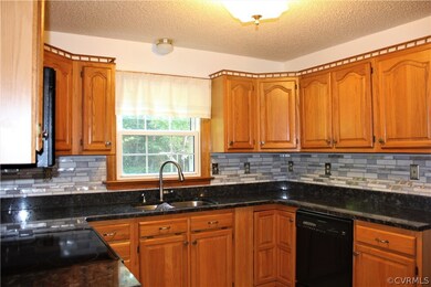 5810 Osterbind Ln, North Chesterfield, VA 23237 - photo 5