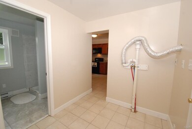742 Krocks Ct, Allentown, PA 18106 - photo 5