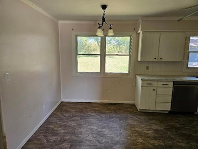 904 W Columbus St, Mount Ayr, IA 50854 - photo 4