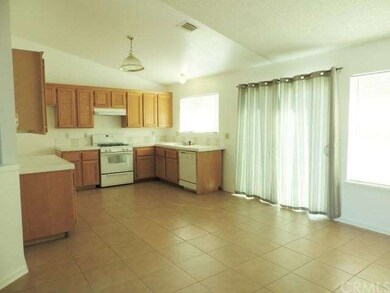 14429 Navarro Dr, Victorville, CA 92395 - photo 4