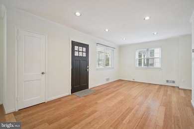 5817 Greentree Rd, Bethesda, MD 20817 - photo 2