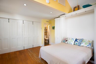 Guest Murphy Bed