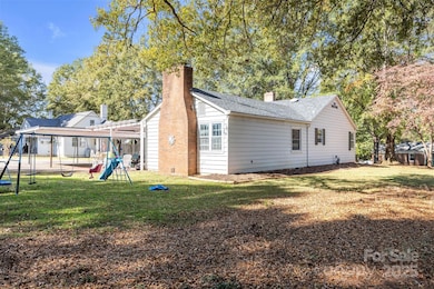 227 W 27th St, Newton, NC 28658 - photo 3