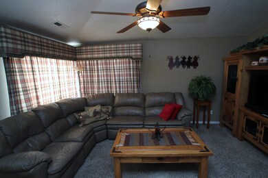 003_Family Room