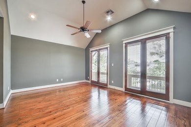 650 E 6th 1/2 St, Houston, TX 77007 - photo 2