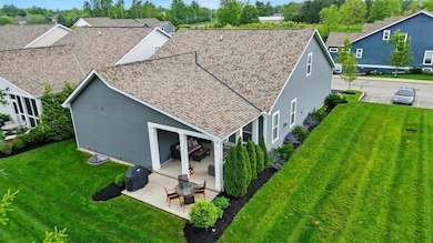 End Lot/Green Space Side Yard