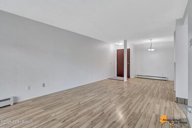 Entry & Dining