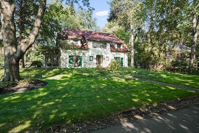 2 W Royal Forest Boulevard