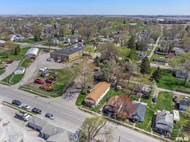 604 S Kickapoo St, Lincoln, IL 62656 - photo 6