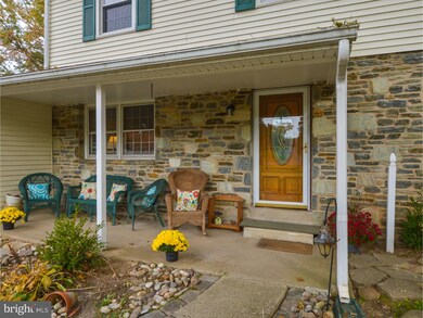 18 Neshaminy Dr, Warminster, PA 18974 - photo 2