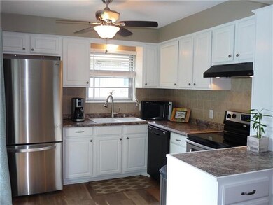 6011 Monrovia St, Shawnee, KS 66216 - photo 4