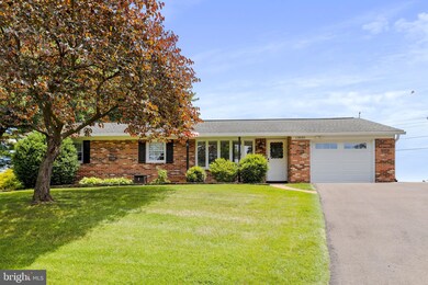 13835 Northcrest Rd, Hagerstown, MD 21742 - photo 2