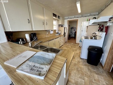 842 S Empire Blvd, Coos Bay, OR 97420 - photo 7